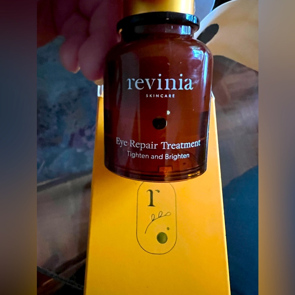 Revinia Eye Repair Treatment